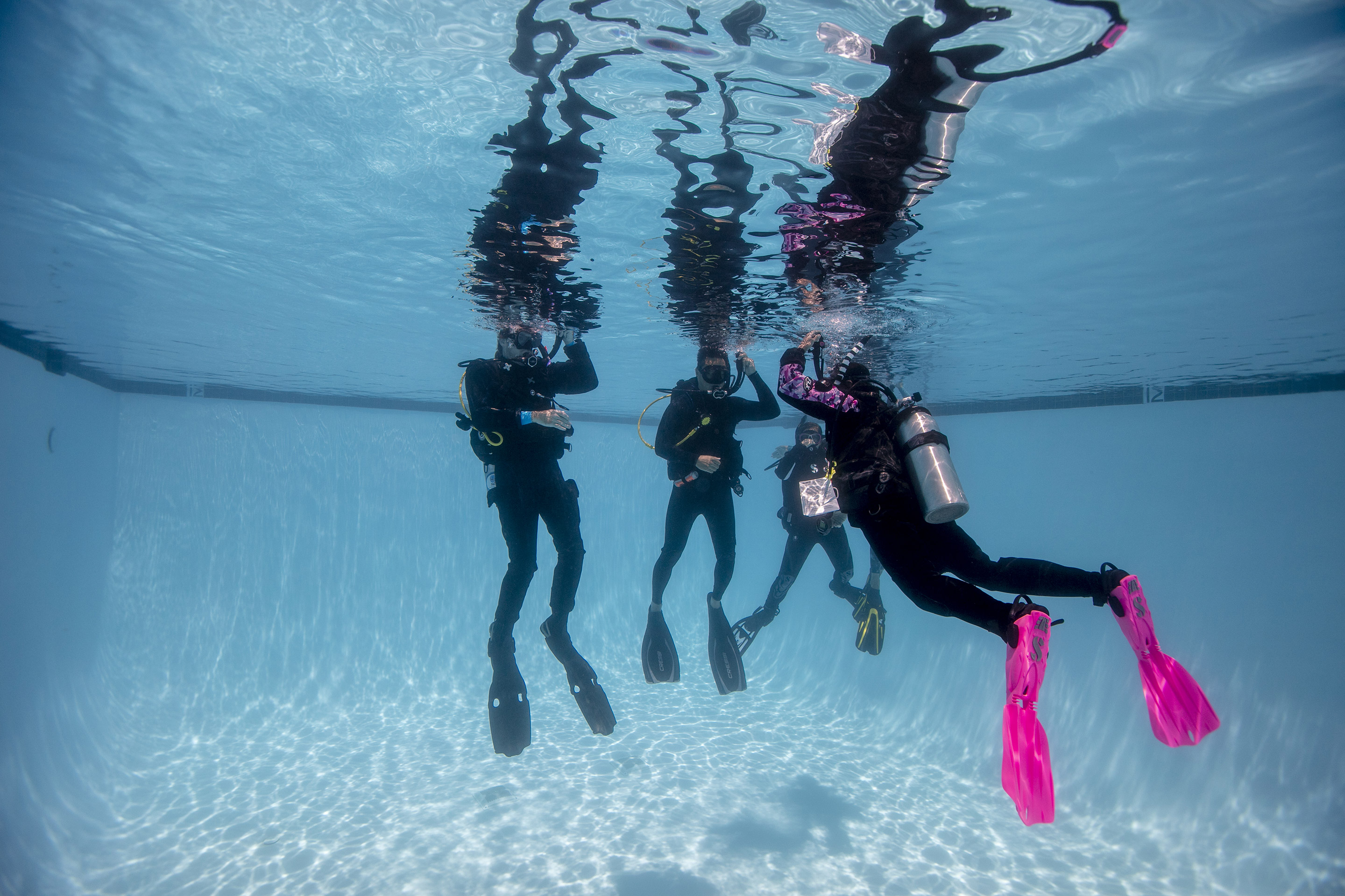 Discover Scuba Diving training in Hurghada with beginner divers in the Red Sea